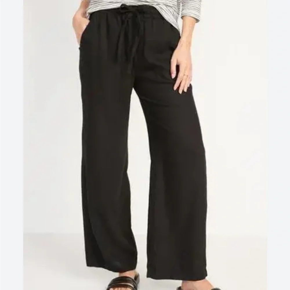Old Navy black linen/rayon wide leg drawstring pants. Size M.